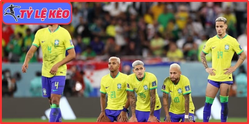 Hàng thủ Brazil lao đao trước World Cup