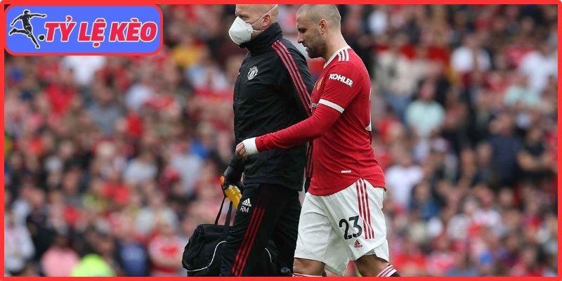Shaw rời sân, World Cup 2026 xa dần