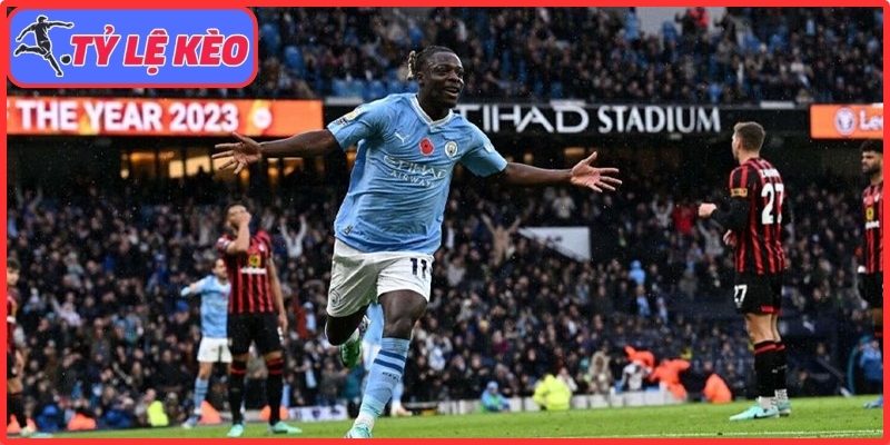 Doku tỏa sáng, Man City vẫn mất quyền tự quyết